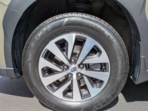 Used 2024 Subaru Outback Premium AWD/4WD image 9