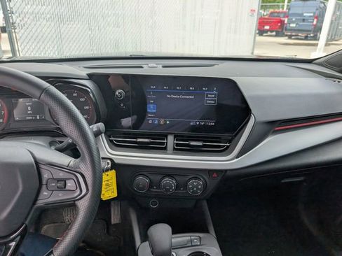 Used 2024 Chevrolet Trax RS FWD image 3