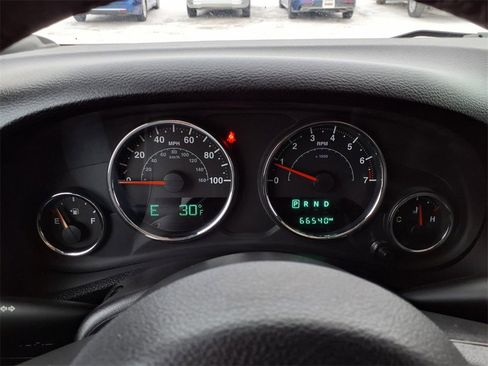 Used 2018 Jeep Wrangler Unlimited Rubicon w/ Connectivity Group image 4