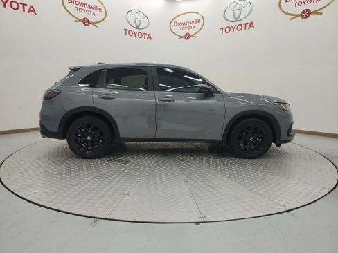 Used 2025 Honda HR-V Sport image 3