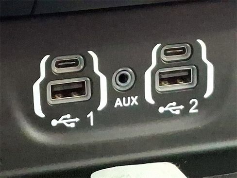 Used 2022 RAM 2500 Big Horn w/ Level C Equiment Group image 26