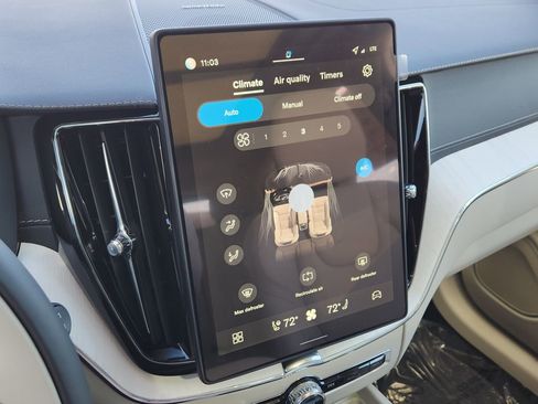 New 2026 Volvo XC60 T8 Ultra w/ Protection Package Premier image 9