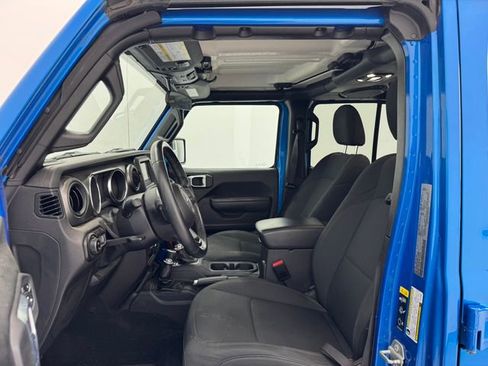 Used 2022 Jeep Gladiator Willys image 16