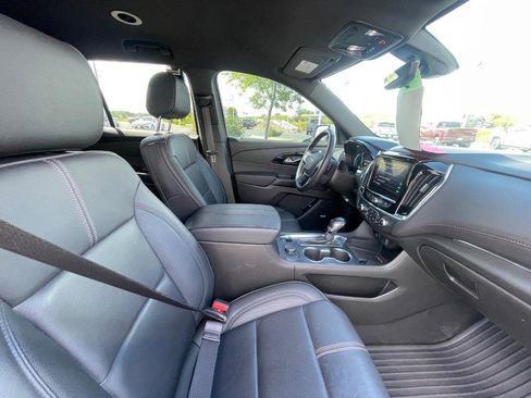 Used 2022 Chevrolet Traverse RS image 4