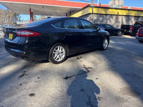 Used 2014 Ford Fusion SE image 4