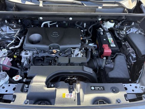 Used 2020 Toyota RAV4 LE AWD/4WD image 34