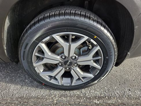 Used 2022 Kia Seltos EX image 16