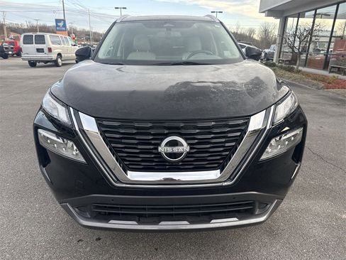 Used 2023 Nissan Rogue SL w/ SL Premium Package image 2