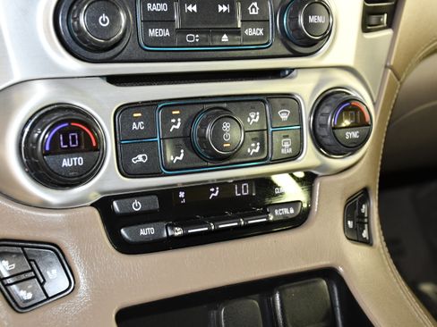 Used 2019 GMC Yukon SLT w/ Open Road Package AWD/4WD image 30
