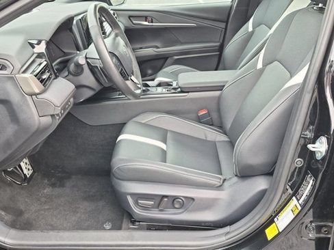 Certified 2026 Toyota Camry Hybrid w/ Convenience Package AWD/4WD image 9
