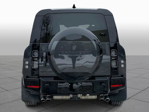 Used 2025 Land Rover Defender 130 V8 image 5