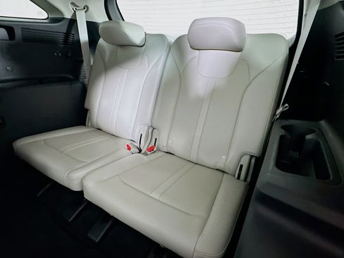Used 2023 Kia Sorento EX w/ Panoramic Sunroof Package FWD image 29