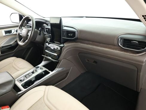 Used 2022 Ford Explorer Platinum w/ Equipment Group 601A image 23