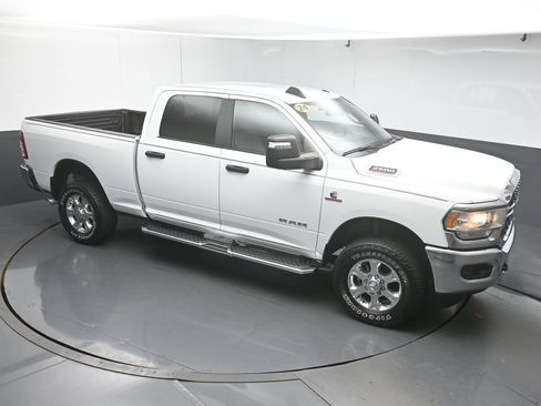 Used 2024 RAM 2500 Big Horn w/ Off Road Package AWD/4WD image 39