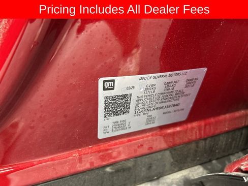 Used 2025 GMC Acadia Denali w/ Super Cruise Package FWD image 5
