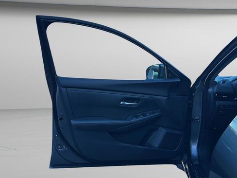 Used 2025 Nissan Sentra SV image 30