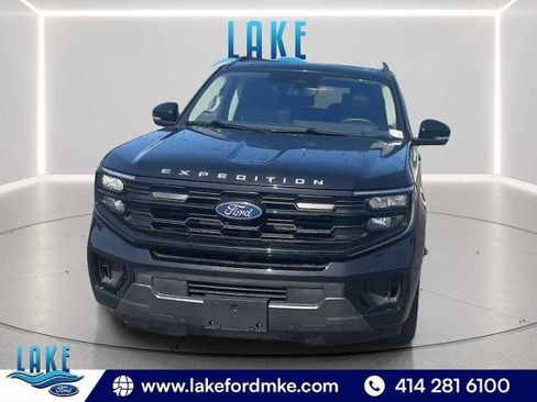 Certified 2025 Ford Expedition Active AWD/4WD image 2