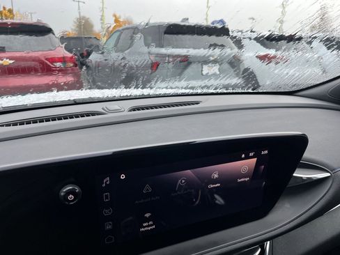 Used 2025 Buick Envista Sport Touring image 18