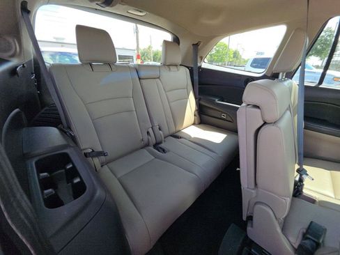 Used 2017 Honda Pilot Touring image 14