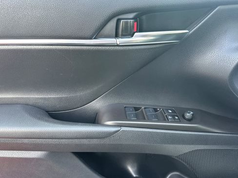 Used 2024 Toyota Camry SE FWD image 12