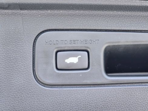 Certified 2023 Honda Pilot Touring image 13