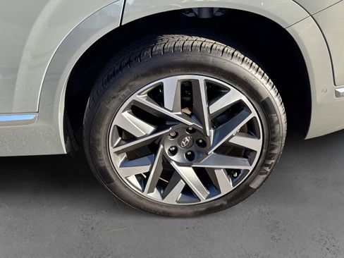 Used 2021 Hyundai Santa Fe Calligraphy image 9