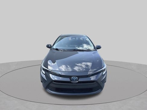 Used 2025 Toyota Corolla LE FWD image 2
