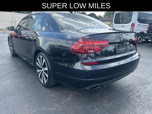 Used 2018 Volkswagen Passat 3.6 FWD image 4