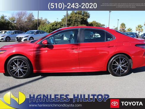 Used 2024 Toyota Camry SE image 2