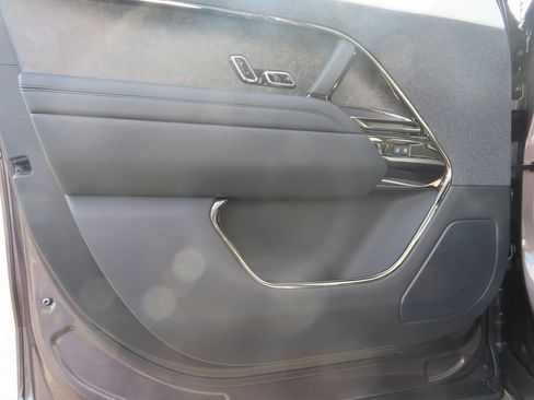 New 2024 Land Rover Range Rover Sport Dynamic SE image 27