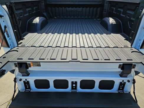 New 2026 GMC Sierra 3500 AT4 w/ AT4 Premium Plus Package AWD/4WD image 22