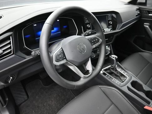Used 2024 Volkswagen Jetta SE w/ Panoramic Sunroof Package FWD image 18