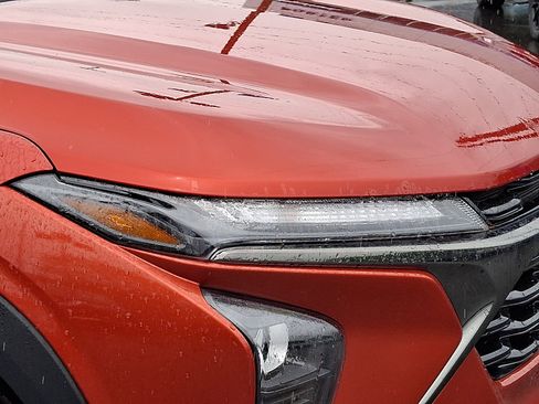 Certified 2024 Chevrolet Trax RS w/ Sunroof Package FWD image 9