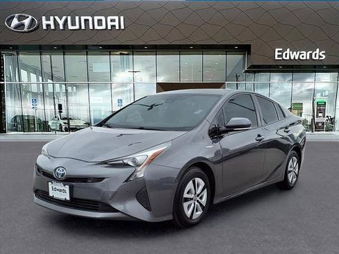 Used 2017 Toyota Prius Four image 1
