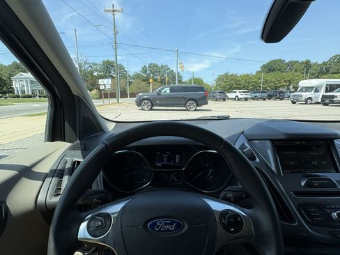 Used 2016 Ford Transit Connect Titanium FWD image 13