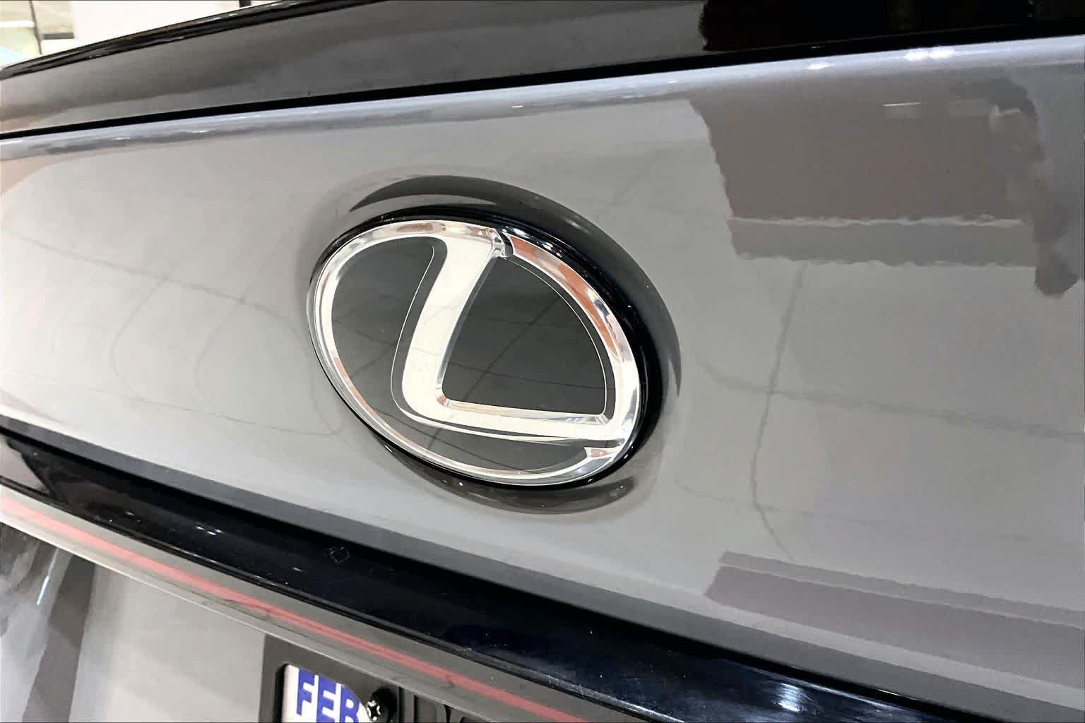 Used 2022 Lexus IS 500 w/ Accessory Package 2 RWD image 9