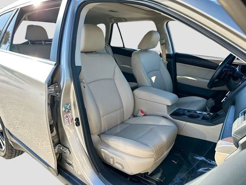 Used 2019 Subaru Outback 2.5i Limited image 30