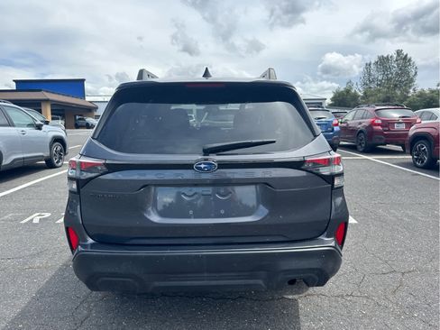 Used 2025 Subaru Forester Premium AWD/4WD image 6