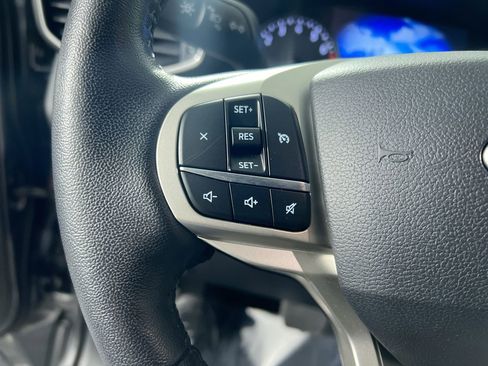 Used 2021 Ford Explorer XLT w/ Equipment Group 202A image 16