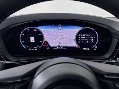 Certified 2024 Porsche Cayenne AWD/4WD image 16