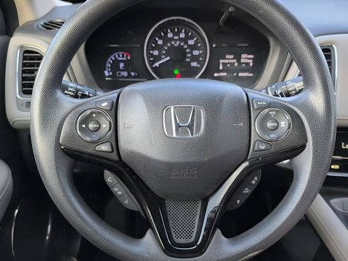 Used 2019 Honda HR-V EX image 9