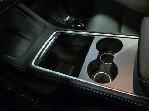 Used 2024 Tesla Model Y Long Range image 29