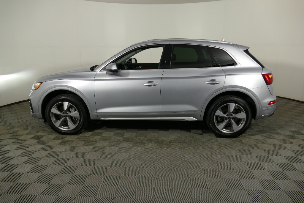 Used 2023 Audi Q5 Prestige AWD/4WD image 6