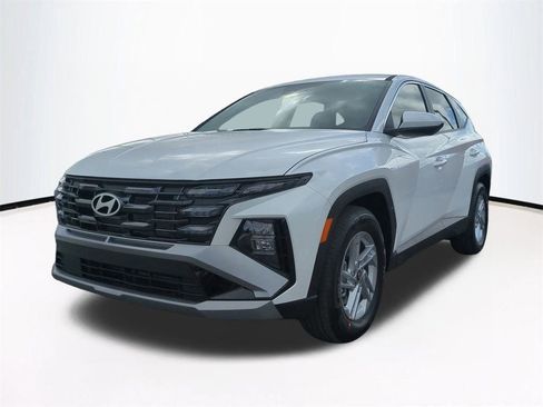 New 2026 Hyundai Tucson SE image 9