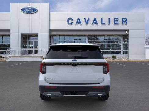 Used 2026 Ford Explorer Active w/ Active Comfort Package AWD/4WD image 5
