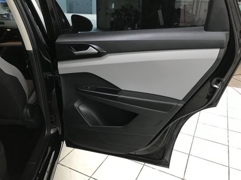 Used 2022 Volkswagen Taos S FWD image 11