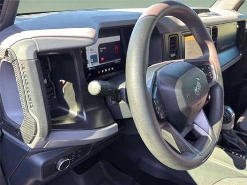 Used 2022 Ford Bronco 4-Door AWD/4WD image 30