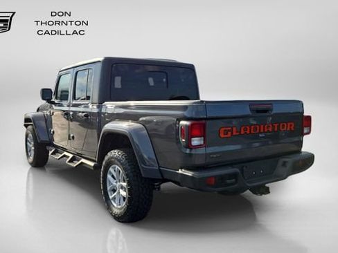 Used 2023 Jeep Gladiator Sport AWD/4WD image 3