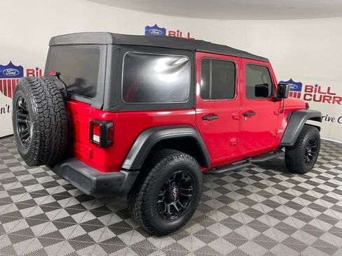 Used 2018 Jeep Wrangler Unlimited Sport S AWD/4WD image 3