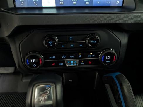 Used 2024 Ford Bronco Black Diamond AWD/4WD image 20